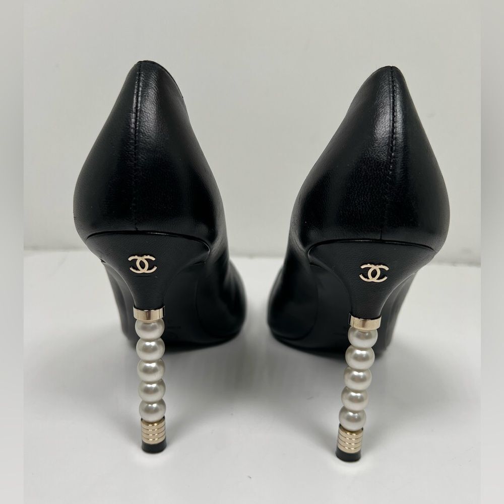 CHANEL  Lambskin Grosgrain Cap Toe Pearl Pumps 39.5 Black - Picture 3 of 8